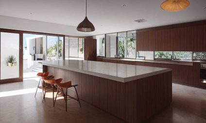 Une grande cuisine design et moderne